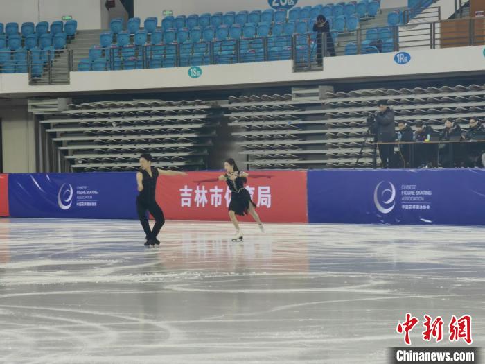 全国花样滑冰青年锦标赛在吉林市正式开赛，6