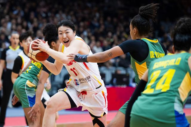 中国女篮力克巴西锁定世界第四席位 为世界杯正