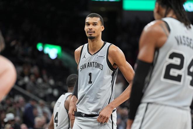 威少创历史神迹力压东契奇斩获日最佳