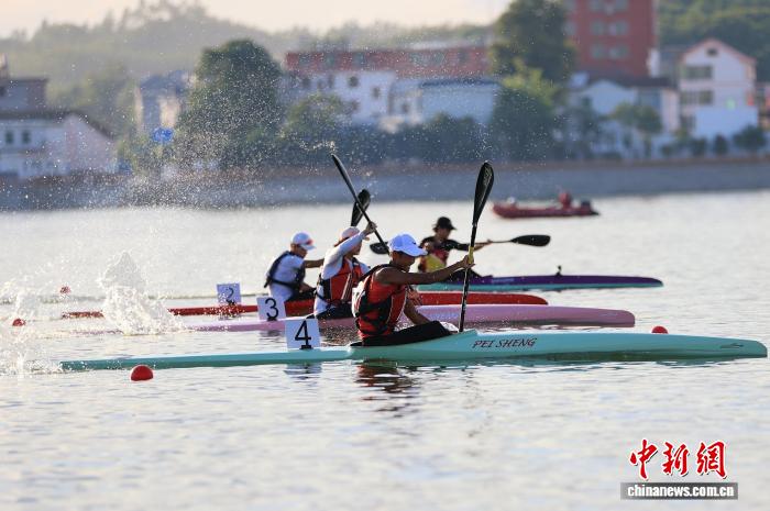 江西万安举办2025中国皮划艇巡回赛