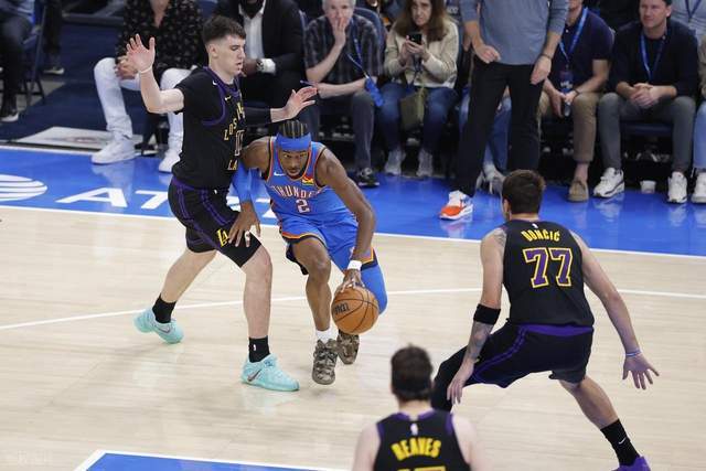 湖人惨败卫冕冠军雷霆 詹姆斯创生涯最差半场表