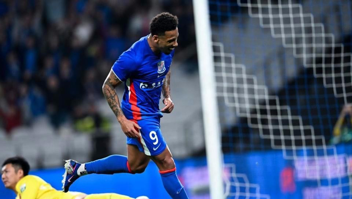 大连英博绝杀河南登顶联赛第三 申花双杀辽宁拉